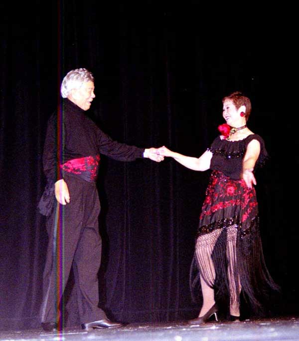 Image 7: Hey, check that outfit out!