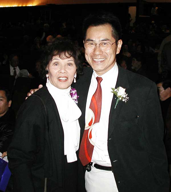 Image 10: The beautiful Mamiko Noto and her interpreter